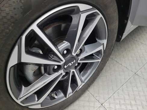 Used 2023 Kia Forte LXS image 31