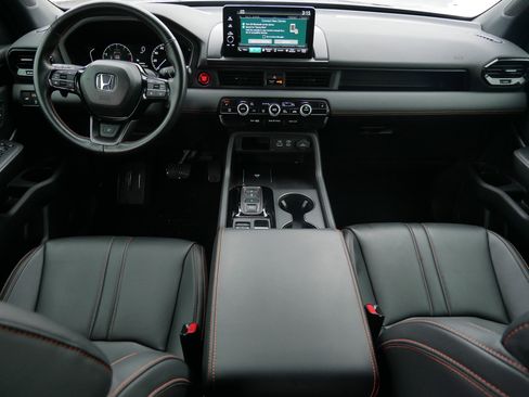 Used 2024 Honda Pilot TrailSport image 10