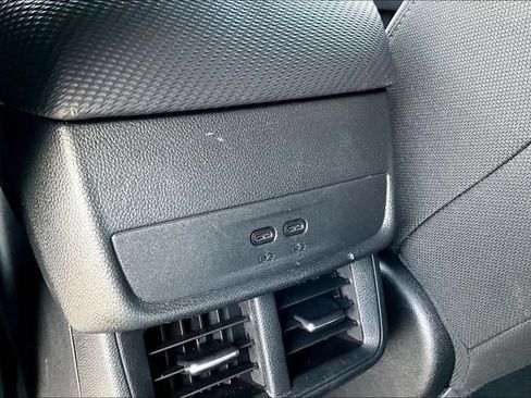 Used 2025 Chevrolet Equinox LT FWD image 16