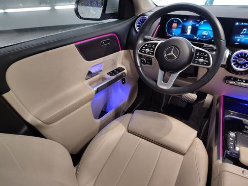 Used 2022 Mercedes-Benz GLB 250 4MATIC image 27