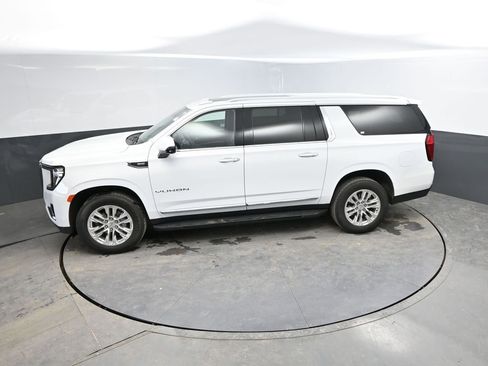 Used 2023 GMC Yukon XL SLT w/ SLT Luxury Package image 26