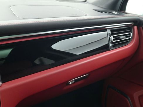 Used 2022 Porsche Macan GTS image 23