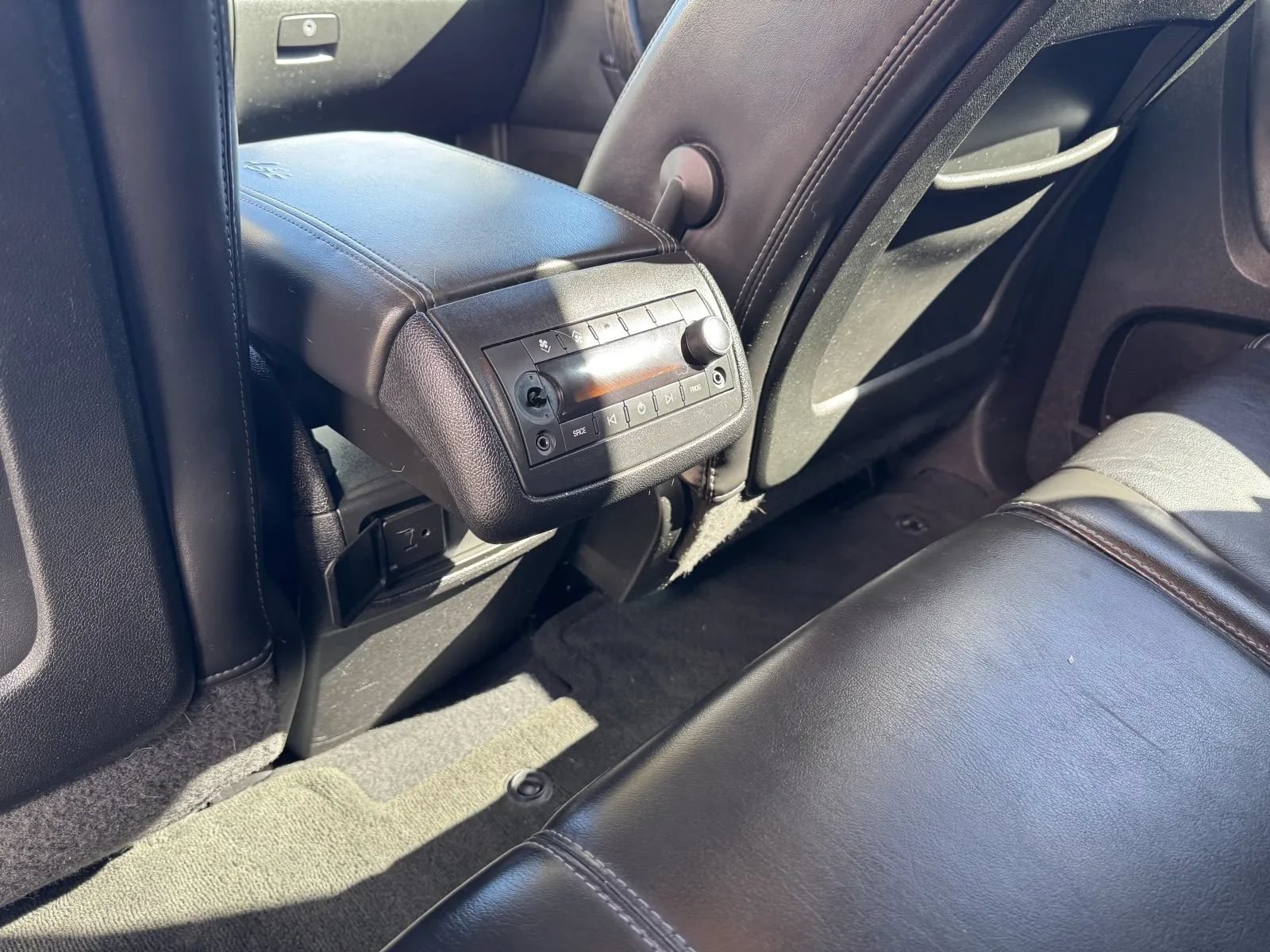 Used 2013 GMC Acadia SLT AWD/4WD image 29