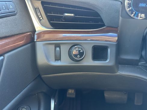Used 2018 Cadillac Escalade Luxury image 23