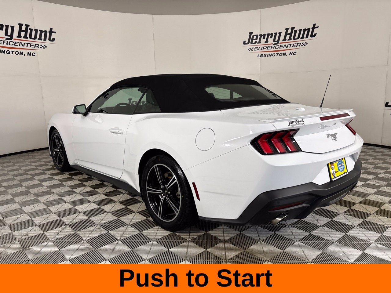 Used 2025 Ford Mustang Premium RWD image 9
