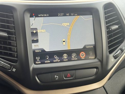 Used 2017 Jeep Cherokee Latitude w/ Safety/Convenience Group image 14