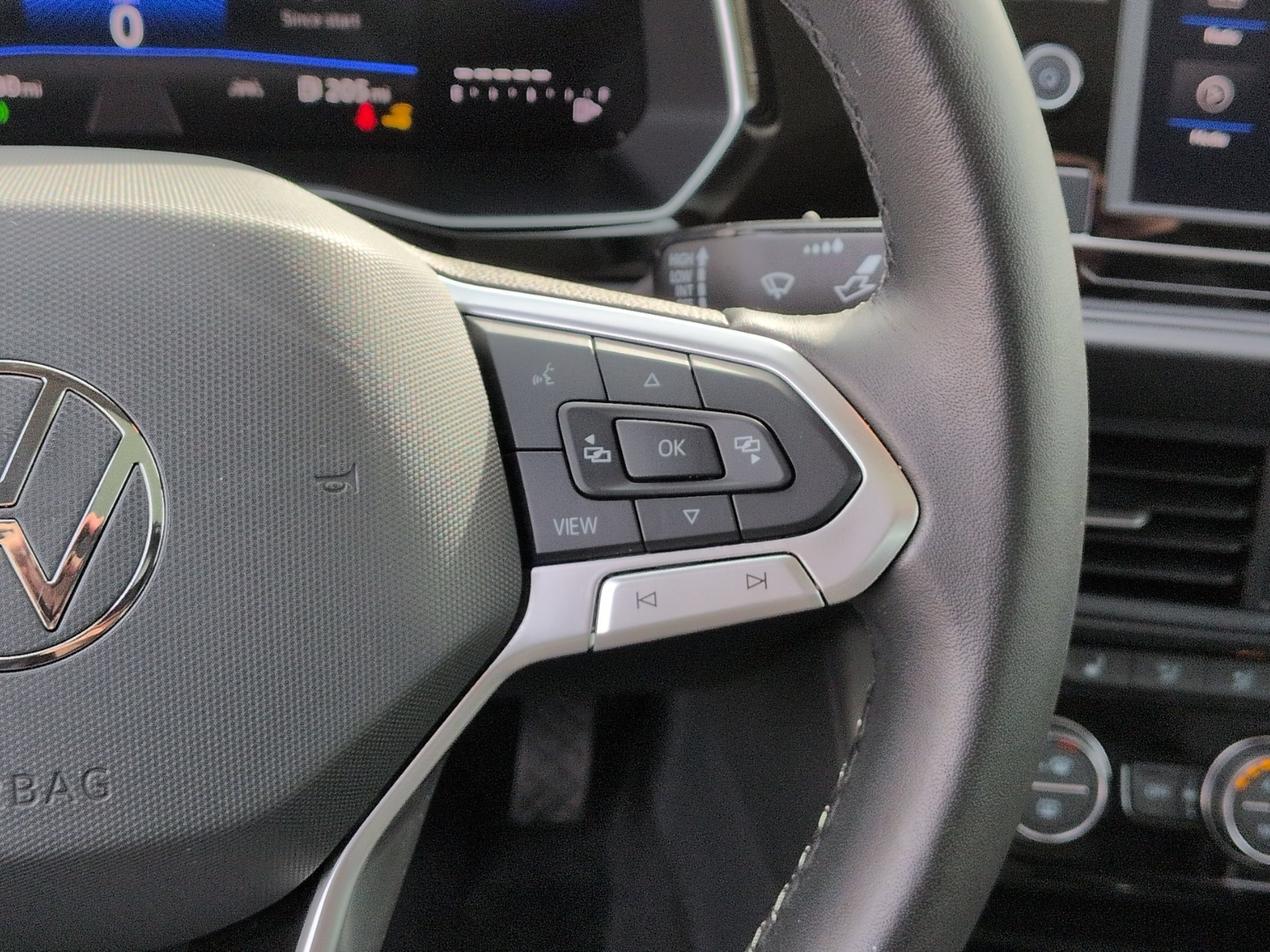 Used 2024 Volkswagen Jetta SE FWD image 19
