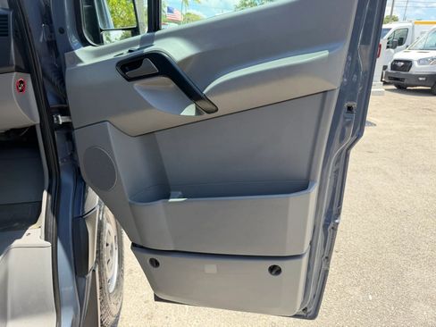 Used 2018 Mercedes-Benz Sprinter 2500 image 17