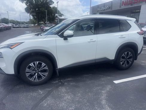 Used 2021 Nissan Rogue SV w/ Premium Package FWD image 6