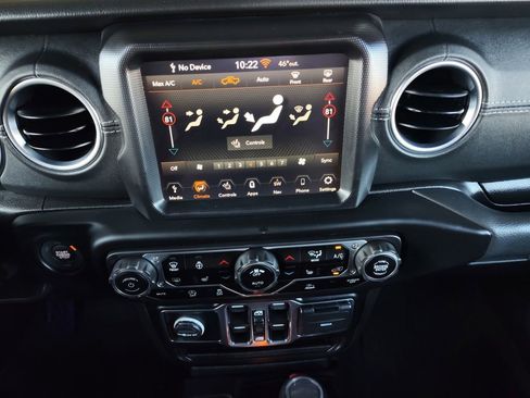 Used 2023 Jeep Gladiator Overland w/ Cold Weather Group image 4