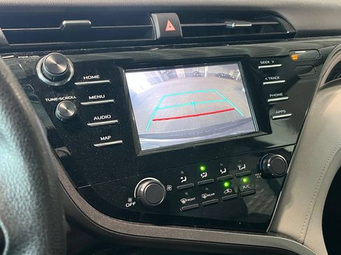 Used 2019 Toyota Camry LE FWD image 20