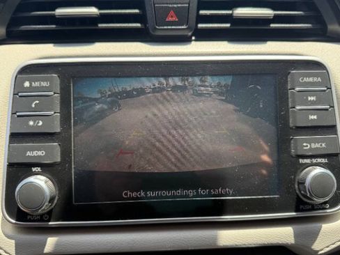 Used 2021 Nissan Versa SV FWD image 17