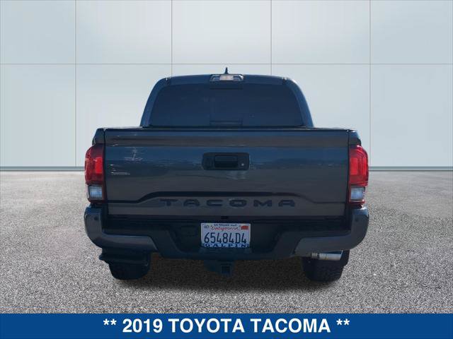 Used 2019 Toyota Tacoma TRD Sport w/ Technology Package RWD image 4