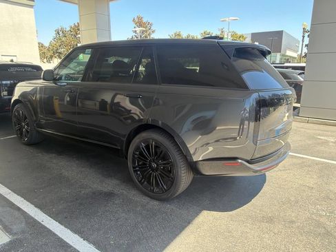 Used 2024 Land Rover Range Rover Long Wheelbase SE AWD/4WD image 7