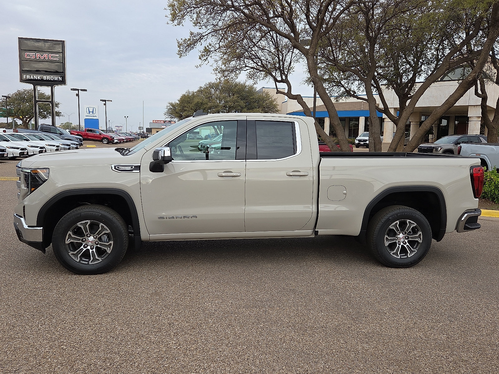 New 2026 GMC Sierra 1500 SLE w/ Preferred Package RWD image 2