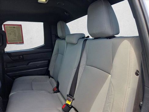 Certified 2025 Toyota Tacoma SR5 AWD/4WD image 17