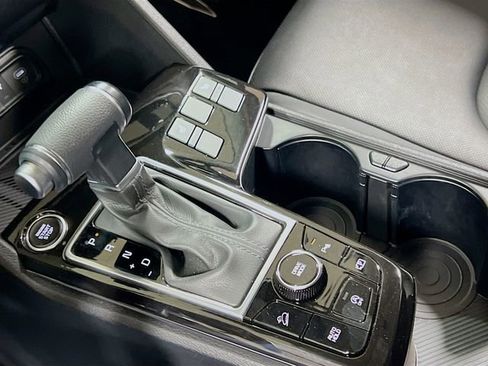 Certified 2025 Kia Sportage EX image 17