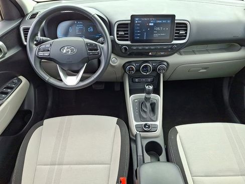 Certified 2025 Hyundai Venue SEL FWD image 15