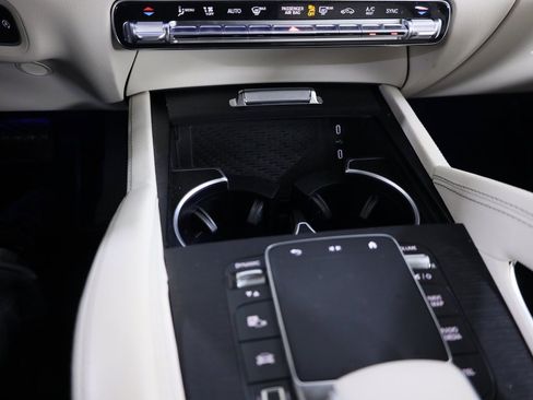 Used 2025 Mercedes-Benz GLE 350 4MATIC image 24