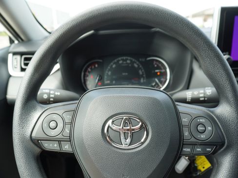 Used 2025 Toyota RAV4 LE AWD/4WD image 21