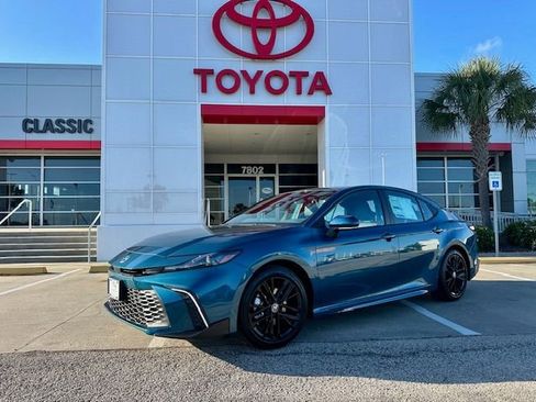 New 2026 Toyota Camry SE w/ Convenience Package image 1