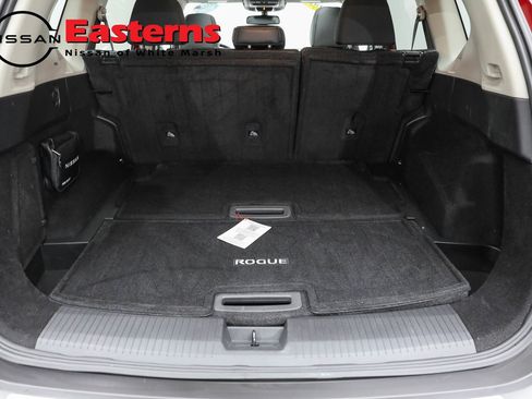 Used 2023 Nissan Rogue SL FWD image 9