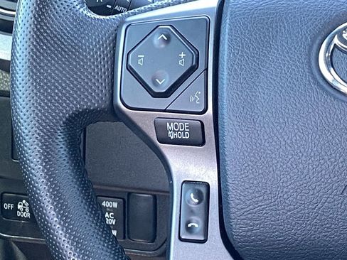 Used 2020 Toyota Tacoma TRD Off-Road w/ TRD Premium Off Road Package AWD/4WD image 24