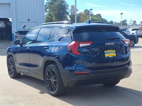 Used 2022 GMC Terrain SLT w/ Tech Package image 7