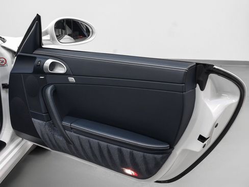 Used 2011 Porsche 911 Turbo S image 31