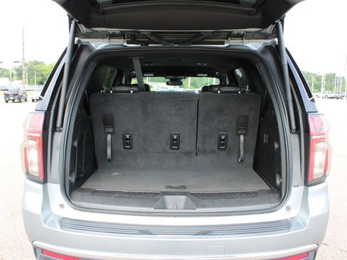 Used 2024 Chevrolet Tahoe LT RWD image 17