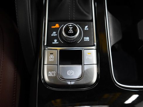 Used 2023 Kia Telluride EX w/ EX Captain's Chair Package AWD/4WD image 25