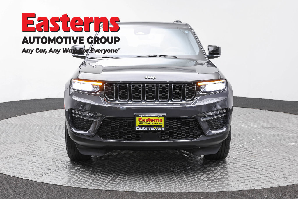 Used 2023 Jeep Grand Cherokee 4WD 4xe image 3