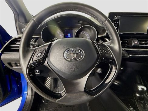 Certified 2018 Toyota C-HR XLE image 11
