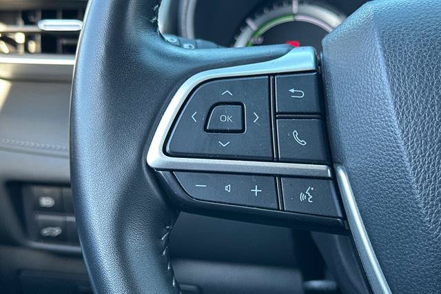Used 2024 Toyota Highlander LE AWD/4WD image 27