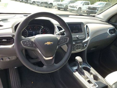 Used 2024 Chevrolet Equinox LT FWD image 7