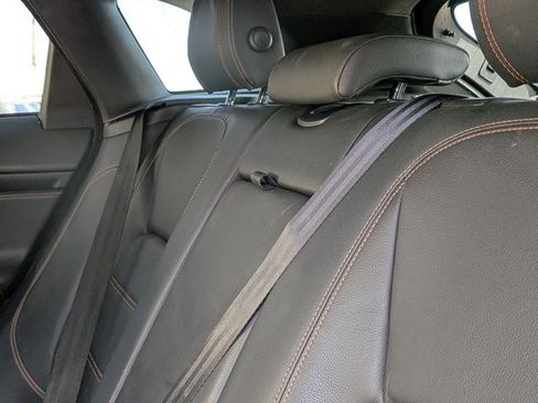 Used 2019 Jaguar F-PACE Prestige image 15