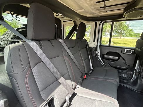 Used 2020 Jeep Wrangler Unlimited Rubicon AWD/4WD image 17