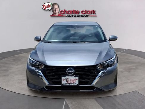 Used 2024 Nissan Sentra SV FWD image 8