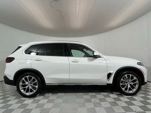 Used 2026 BMW X5 xDrive40i w/ Parking Assistance Package AWD/4WD image 8
