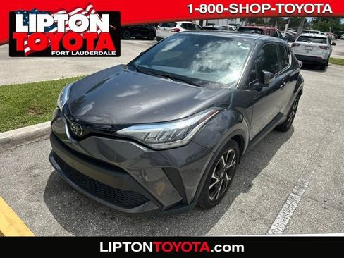 Used 2022 Toyota C-HR XLE FWD image 1