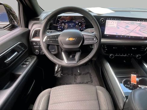 Used 2025 Chevrolet Tahoe LS RWD image 6