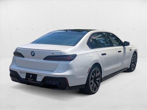 New 2025 BMW i7 M70 w/ Executive Package image 2