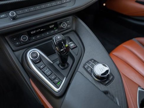 Used 2019 BMW i8 Coupe AWD/4WD image 38
