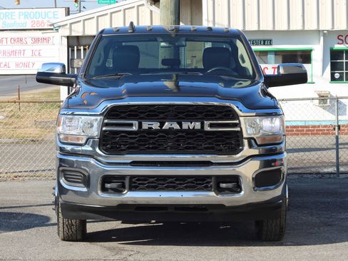 Used 2019 RAM 3500 Tradesman w/ Chrome Appearance Group image 2