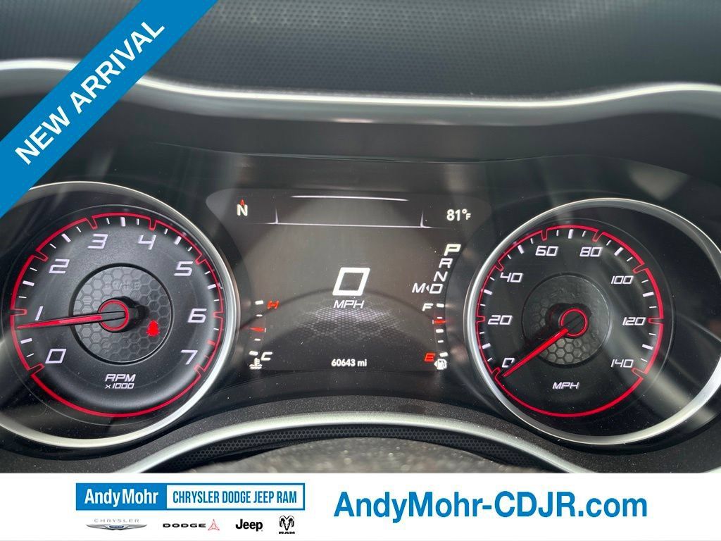 Used 2015 Dodge Charger SXT RWD image 9