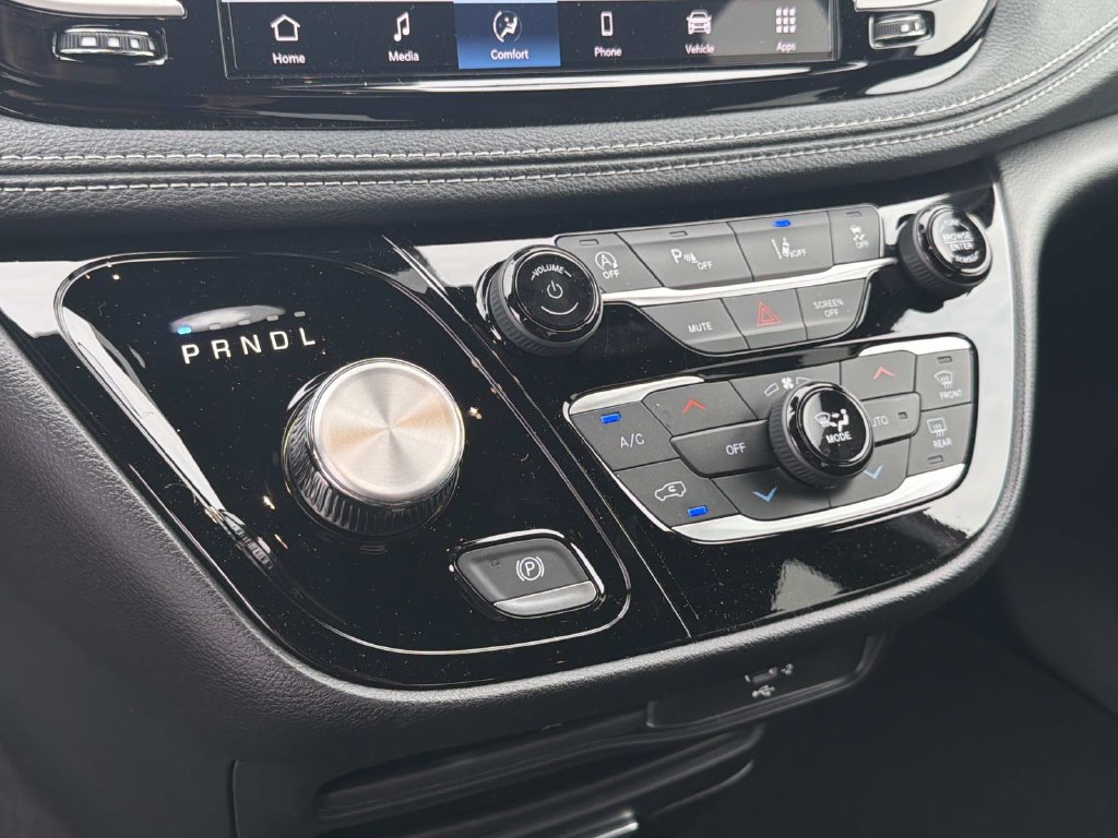 New 2027 Chrysler Pacifica Select AWD/4WD image 7