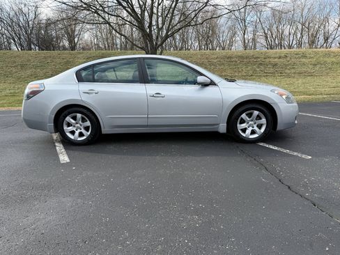 Used 2009 Nissan Altima 2.5 SL w/ SL Pkg image 2