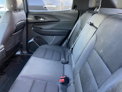 Used 2023 Chevrolet TrailBlazer RS FWD image 9