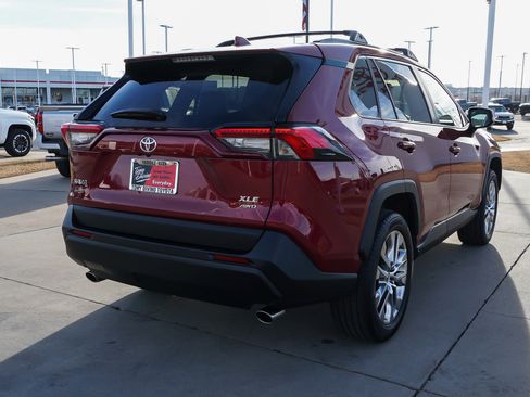 Certified 2021 Toyota RAV4 XLE Premium image 8