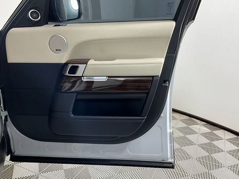 Used 2017 Land Rover Range Rover HSE image 21